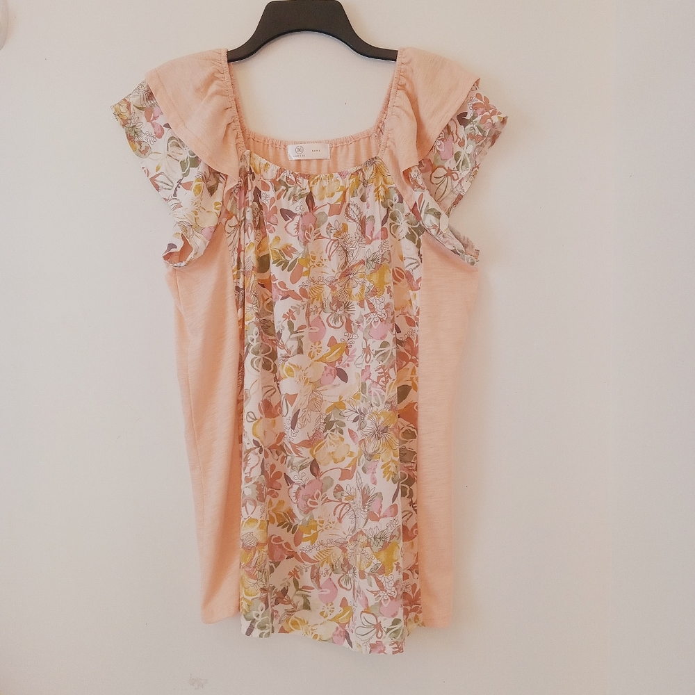 Liam & Co NWOT Ruffled Sleeve Top Size Large